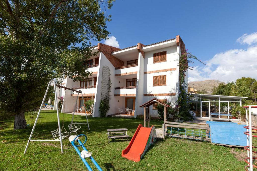 Apartamentos Leo Port de Pollença Cameră foto